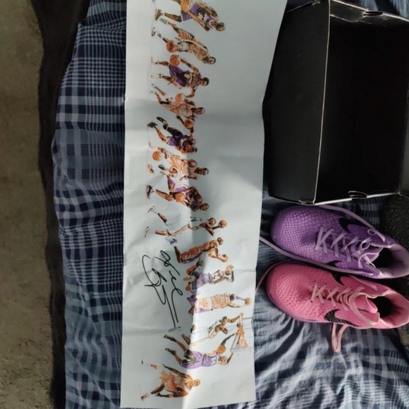 Nike Women's Pink and Lavender Athletic Shoes - Picture 4 of 6